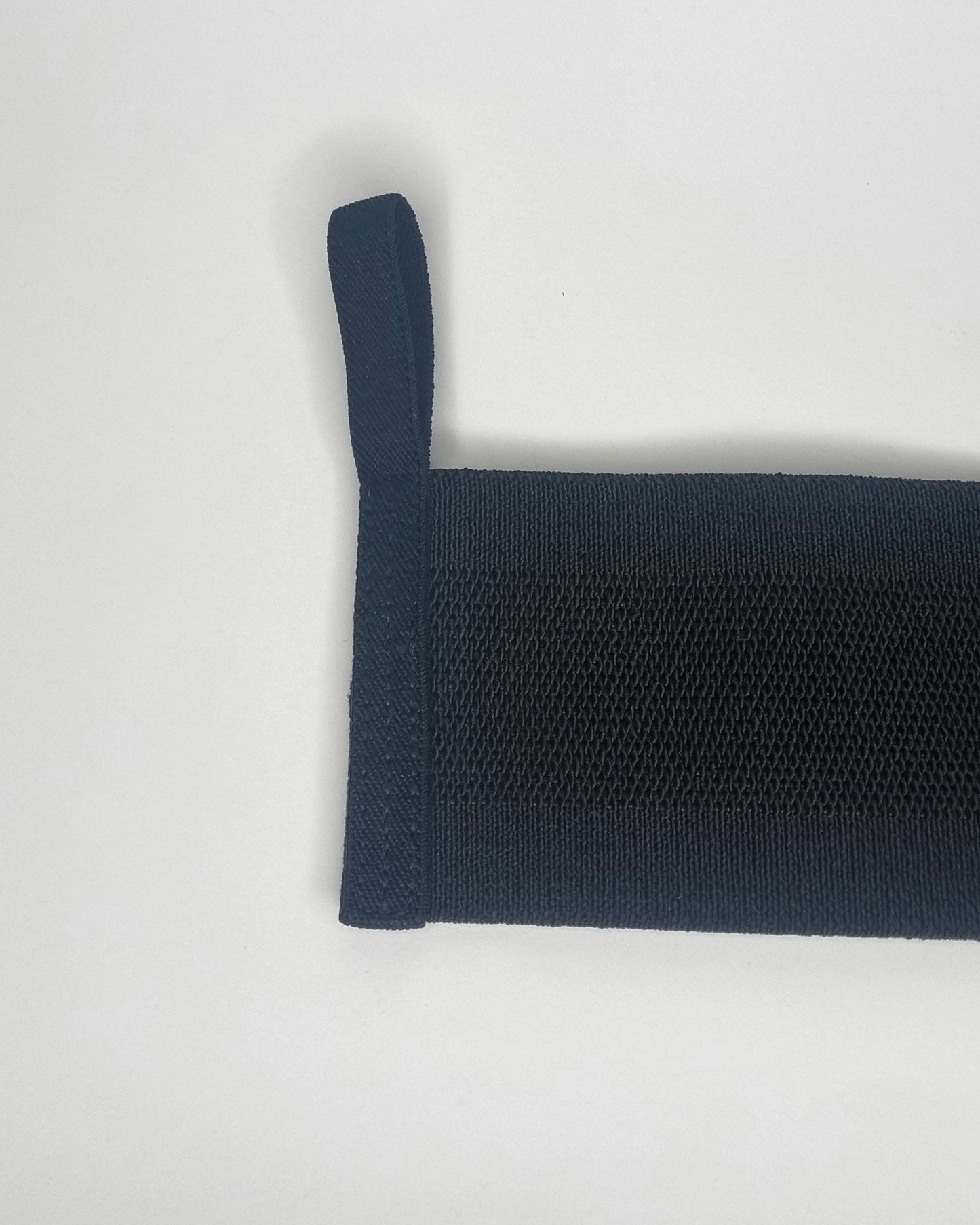 Wrist wraps for strength training and powerlifting, thumb loop