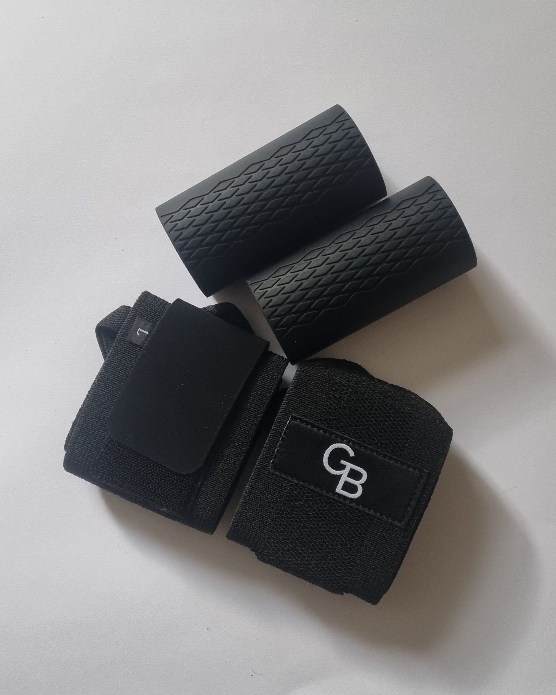 thick grips and stiff wrist wraps, main view